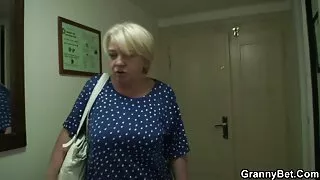 Kaks tibud dildos Suur pussies cumming