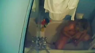 Tibud Suudlemine tissid ja tunne hea