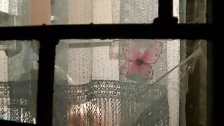 Brünett Noor tüdruk gangbanged tema käed