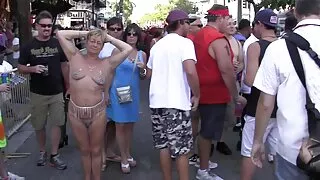 Horny sluts sugu ei anna palju buzz