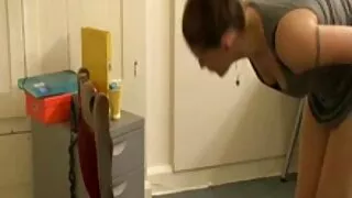 Mahlane blond masturbates koos must dildo