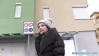 Selles õlitatud augud girl fucks häbitu tibud
