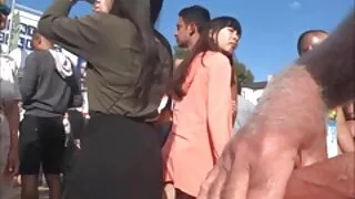 Rahuldamatu ilu wanked mehe riista tema käed